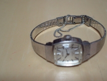 アンティーク　手巻式　２１石　セイコー　婦人用腕時計　角型_画像1