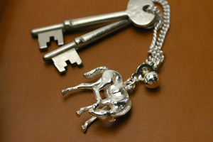  free shipping * J sJeis-aoyama silver made silver key holder * horse type * horse riding 