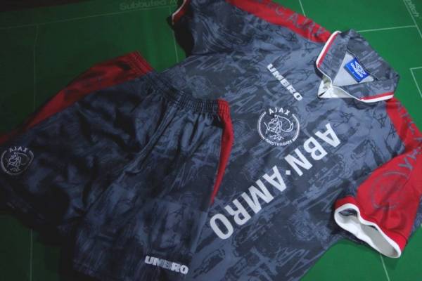 UMBRO アヤックス 96/97 アウェイシャツ、パンツセット　未使用品 2025年最新】アヤックス アンブロの人気アイテム - メルカリ