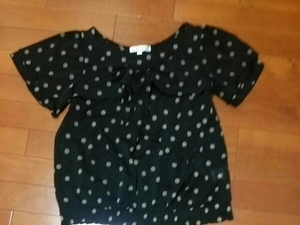  beautiful goods *KLEIN PLUS short sleeves blouse * size 38* black * polka dot 