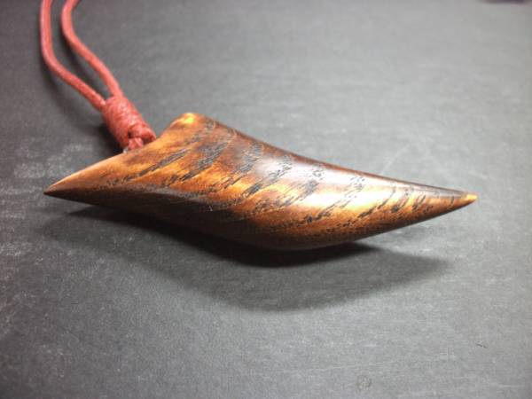 Eschenkugel Holz Wischlack Anhänger:p, Handgefertigt, Accessoires (für Damen), Halskette, Anhänger, Halsband