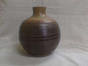 落款　「翠」　螺旋彫り模様釉　19x16cm　和風陶器製飾り花瓶