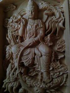 卍超細密 木彫り仏像 ◆竜頭 観音◆２　 開閉式 小 仏壇 仏箱