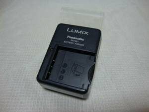 ◆即決有◆ Panasonic LUMIX DE-991A 純正充電器 バッテリーチャージャー /DMW-BCB7用 /動作OK (A)