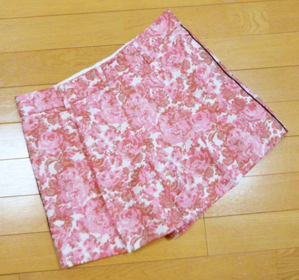 新品89%OFF マックスマーラ Max Mara 花柄ショートパンツ ピンク 36サイズ