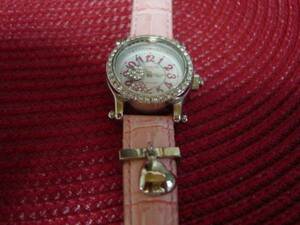 珍品　デザイン　ALESSANDRA　 OLLA 　4YEARS　 BATTERY　女性用腕時計　ピンク