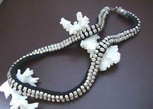 * Curren group silver choker black string very thick 2 ream beads *. bracele *