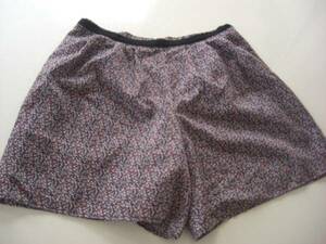  beautiful goods Kumikyoku design small floral print short pants size 2