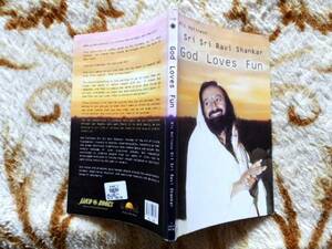 ..　God Loves Fun: Sri Sri Ravi Shankar ゴッドラブズファン 洋書