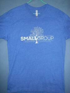 ⑦ USA古着 サイズＭ 前後 SMALL GROUP 青色半袖収縮性有Tシャツ