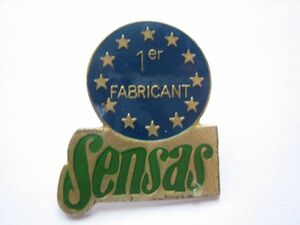 フランス　釣具メーカー？　ピンバッジ　sensas