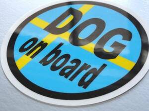 ｒ1●DOG on boardスウェーデン国旗ステッカー 10cmサイズ●Sweden Flag 犬 車に乗ってます in CAR 北欧 ヨーロッパ　VOLVO ボルボに EU