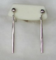  platinum earrings * purity cone parts attaching ** total Pt900 made. **