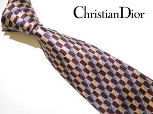 3/ Christian Dior necktie /27
