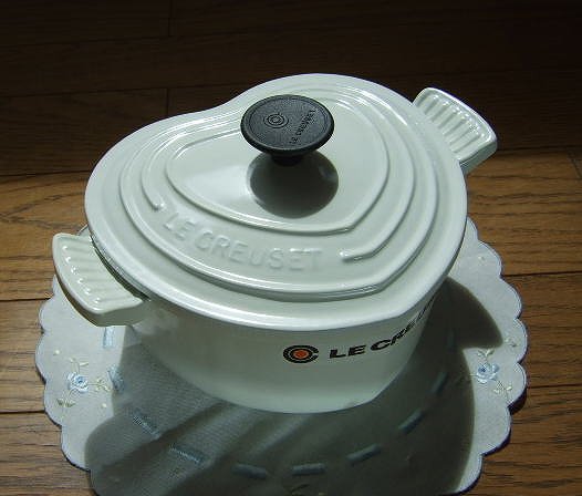 日替わりスペシャル LE ホワイト キャセロール鍋　鋳鉄　鴨型　20cm ルクルーゼ CREUSET 調理器具