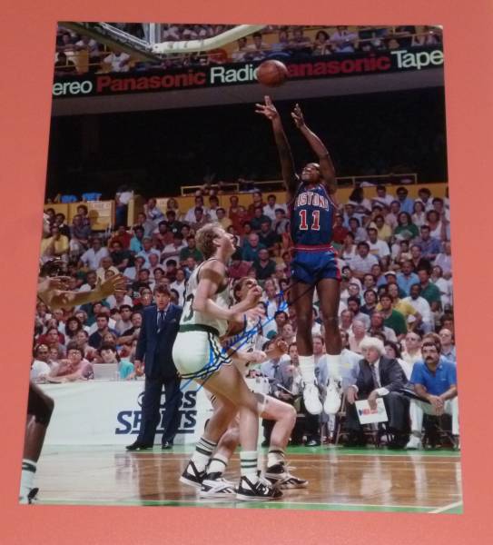 NBA●ピストンズ アイザイア・トーマス 直筆サインフォト