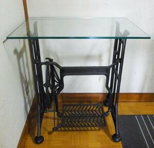  tabletop only exhibit. stepping sewing machine . place on ...NISSYO glass tabletop side table old Showa era antique side table tabletop 70×50cm