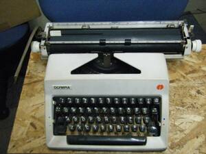 OLIMPIA retro antique machine typewriter objet d'art 