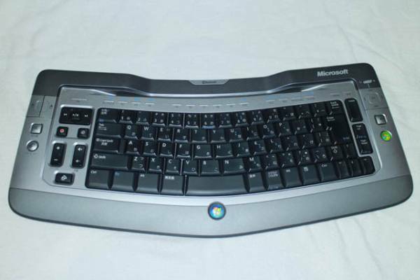 ★　送料無料！　★　レア！　マイクロソフト　Wireless Entertainment Keyboard 7000