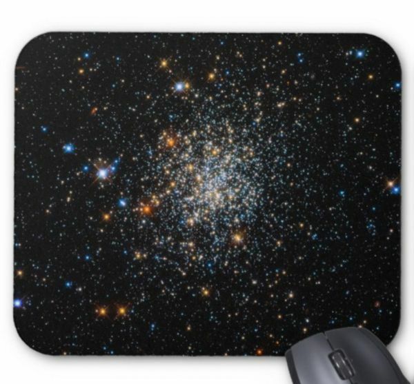 NGC 411 散開星団内にある小マゼラン雲の星座のマウスパッド（フォトパッド）