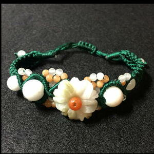  natural stone finest quality .. jade bracele sculpture skill flower collection . cord ②