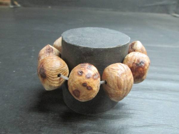 Bracelet 10 perles finition cire en loupe d'orme, Fait main, Accessoires (pour femmes), autres