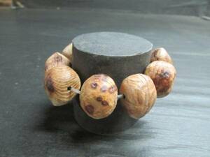 Art hand Auction Armband aus 10 Perlen aus Ulmenholz mit Wachsoberfläche, Handgefertigt, Accessoires (für Damen), Andere