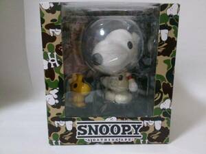  free shipping Snoopy A BATHING APE~ collaboration figure 