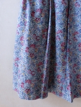 cacharel リバティ柄 スカート イタリア製 34 キャシャレル ブルー ピンク 花柄_画像3
