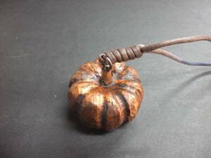 ... lacquer [ pumpkin ] pendant 