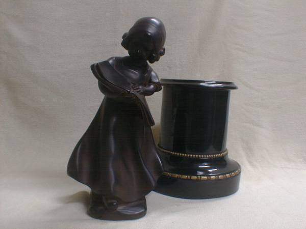 スペイン製 IMPERIO 雑誌を眺める少女 40.5cm 3.2kg 置物
