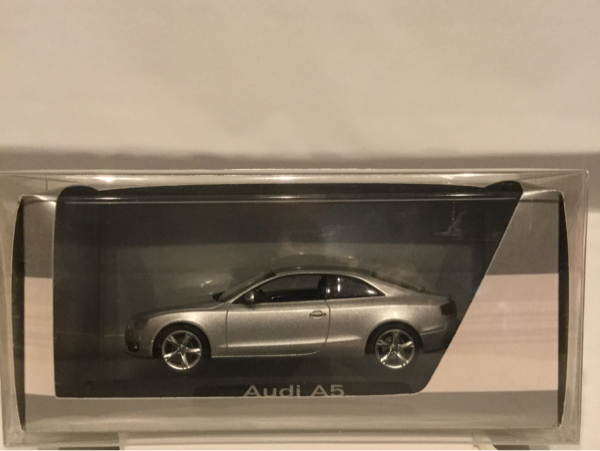 シュコー　ディーラー特注　Audi A5 クーペ　2007年　シルバー シュコー ディーラー特注 Audi A5 クーペ 2007年 シルバー