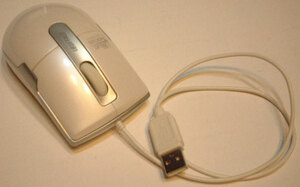 Blue LED Sensor USBマウス/iBUFFALO,スクロール/。