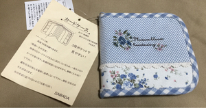 未使用☆花柄☆花刺繍とギンガム切り替えデザインのカードケース