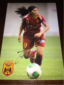 Art hand Auction INAC Kobe Naomi Kawasumi autographed original photo②, soccer, Souvenir, Related Merchandise, sign