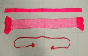 ■美品:ピンク系和装小物3点セット 半衿/帯揚げ/帯締め　　　 DmK69