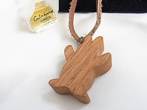  wooden. .... motif top . leather cord necklace * rabbit .#