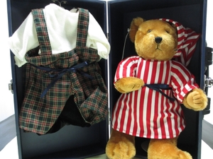 Ｔｒａｖｅｌｅｒ Ｂｅａｒ　＆　服3点　＆　トランク