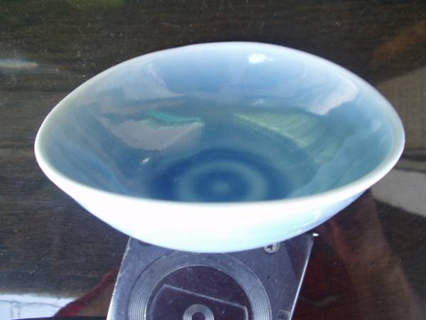 Arita, Hasami, peinte à la main, torsadé à la main, Petit bol déformé à glaçage bleu Koso Kiln x 1, vaisselle japonaise, Pot, petit bol