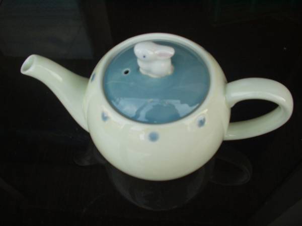 Arita Hasami porcelain hand-painted coffee/tea pot with rabbit design (blue), Western-style tableware, Tea utensils, pot