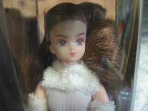 Новая компактная кукла Takara Takara