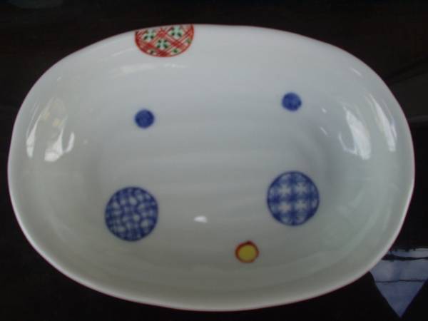 Arita, young ceramic artist, Kusaba Kusayama, hand-painted Nishikimarumon 17cm oval plate, Japanese tableware, dish, Medium Plate