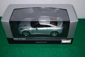 ＊● 新品未開封1/43　NISSAN　GT-R（R35）2008　メタ銀