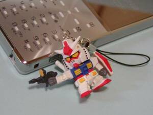 携帯ストラップ 機動戦士ガンダム RX-78-02 ビームライフル フィギュア マスコット アクセサリー スマホ グッズ キャラクター