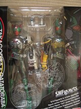 ☆Ｓ．Ｈ．フィギュアーツ　仮面ライダーオーズ　タカゴリバ＆ガタトラバセット　魂ウェブ限定　未開封新品☆_画像3