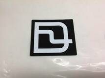 DEELUXE ディーラックス 【LOGO STICKER】 白/黒 7cm ステッカー 新品正規 (定形郵便)_画像2