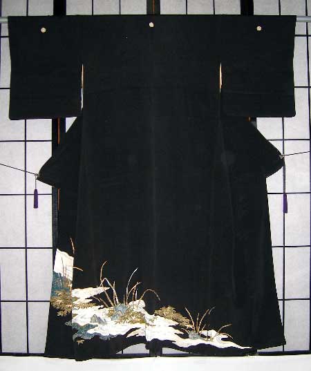 黒留袖 正絹 仕立て上がり 五つ紋 比翼付き 裄68.5cm 身丈163.5cm 