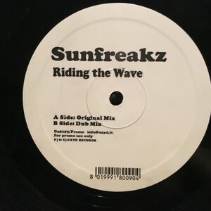 Sunfreakz / Riding The Wave