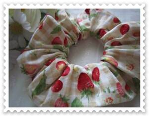 * elastic * strawberry . Cherry. check pattern * beige group *