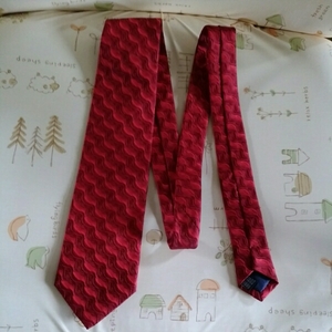 エンリココベリ　レッドネクタイ　高級品　赤　美品　派手　ブランド　かっこいいネクタイ
